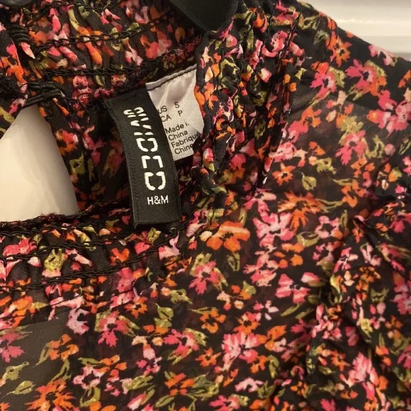 H&M Floral Blouse - Picture 2 of 4
